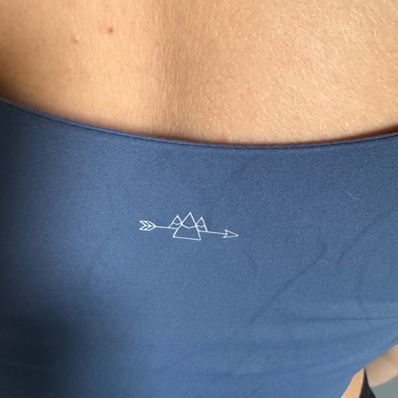 Bare Activewear Cropped Tank - Picture 3 of 3